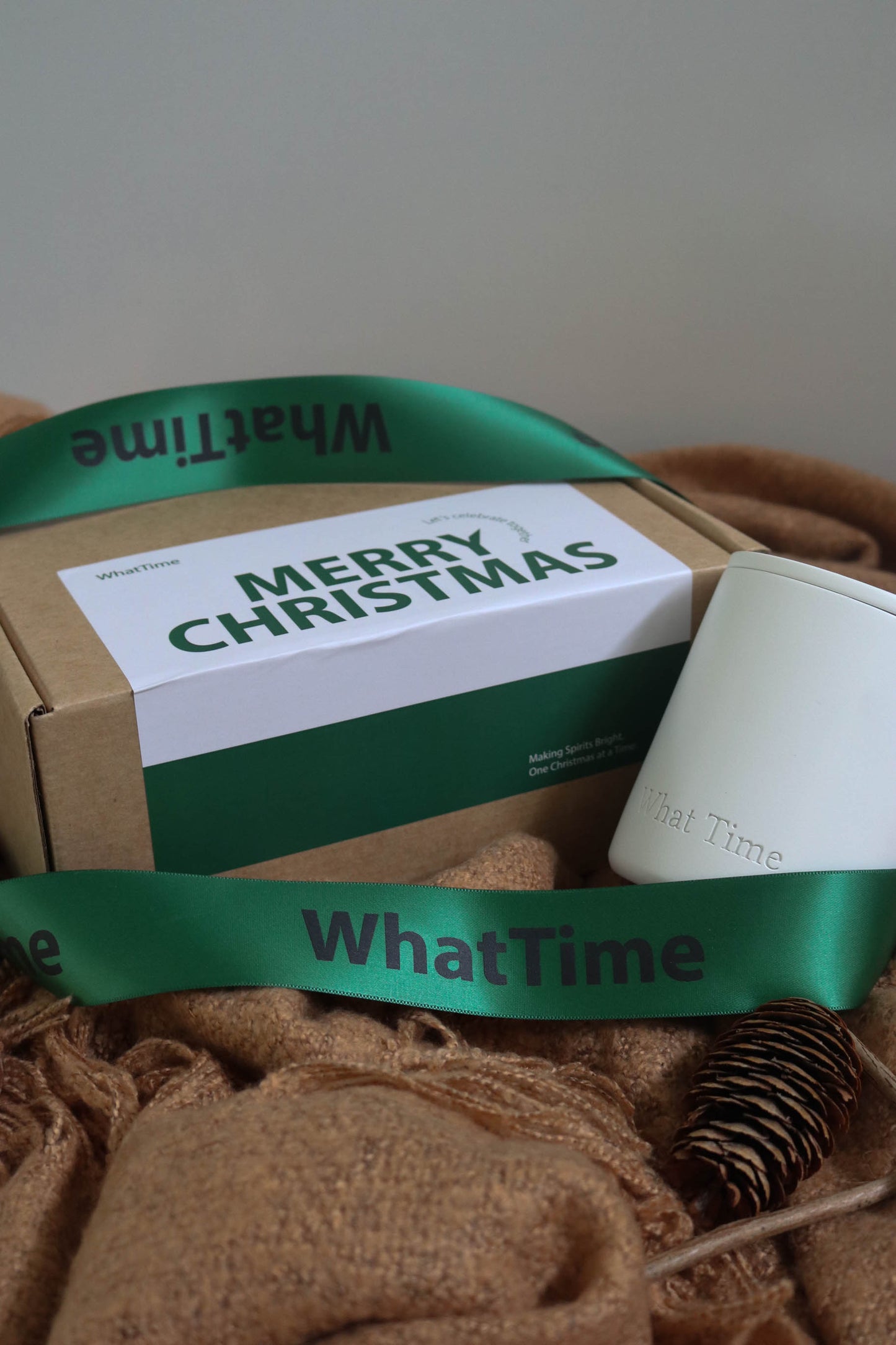Christmas Candle & Bath Salt Gift Box